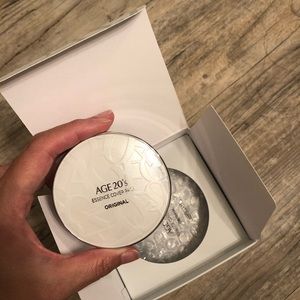 Age 20's Essence Cover Pact Original White Latte